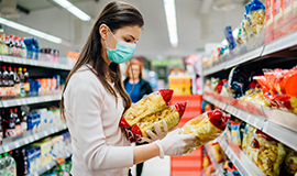 Brasileiro racionaliza compras e busca praticidade